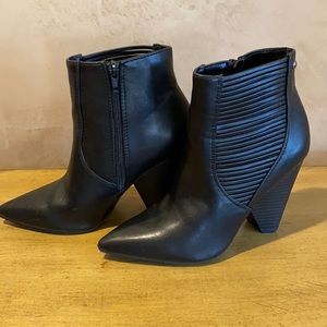 Simply Vera Wang ankle boots